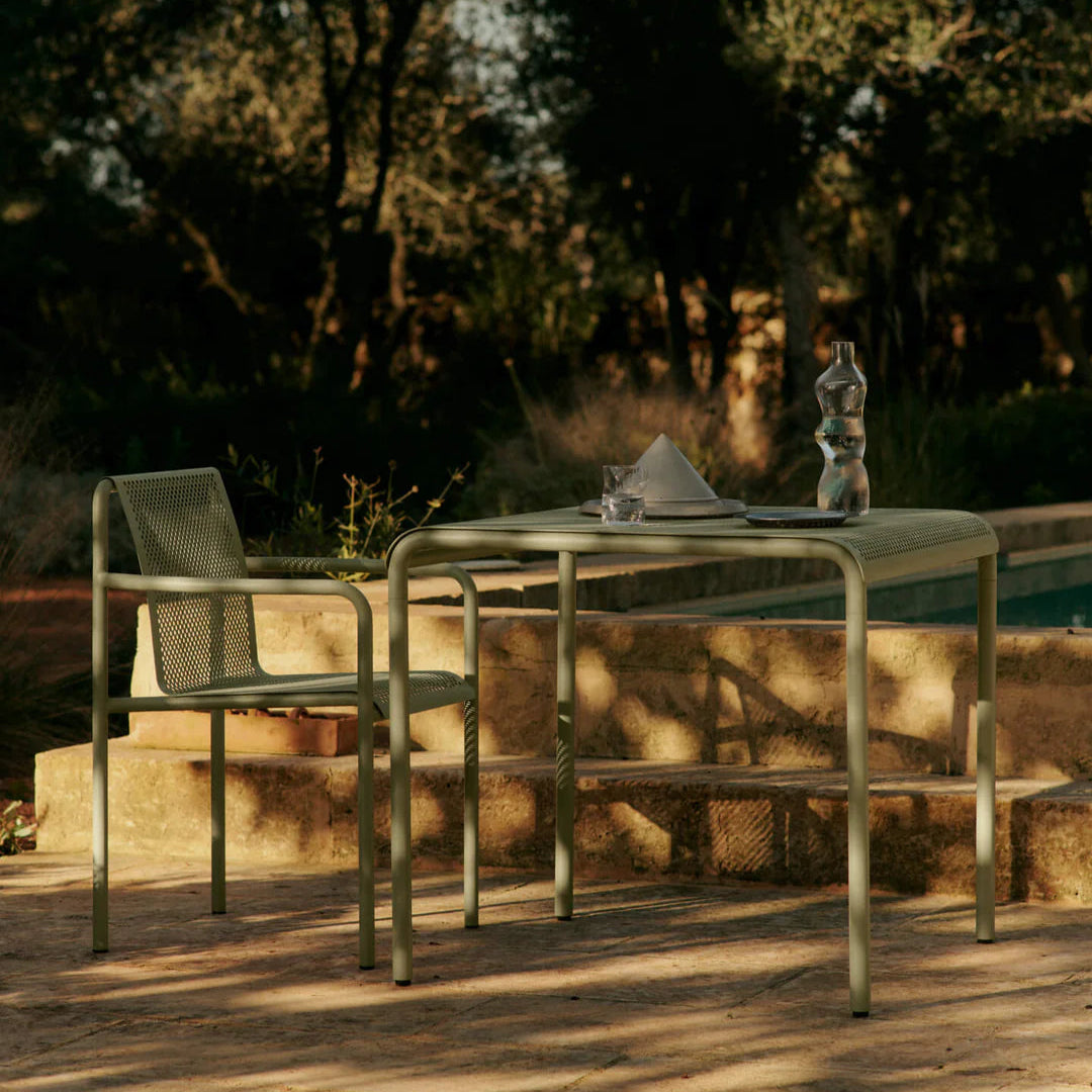 Outdoor Dapple Chair with Arms | Tea Green
