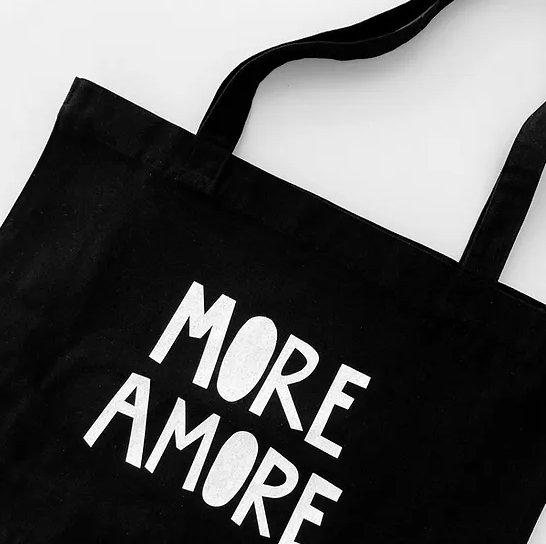 More Amore Shopper