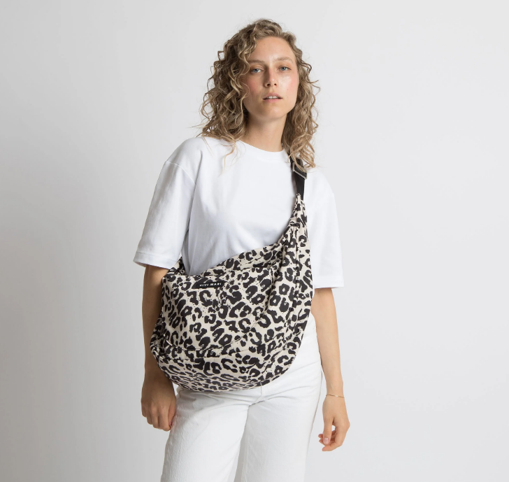 Padded Hip Bag oversized | Leo