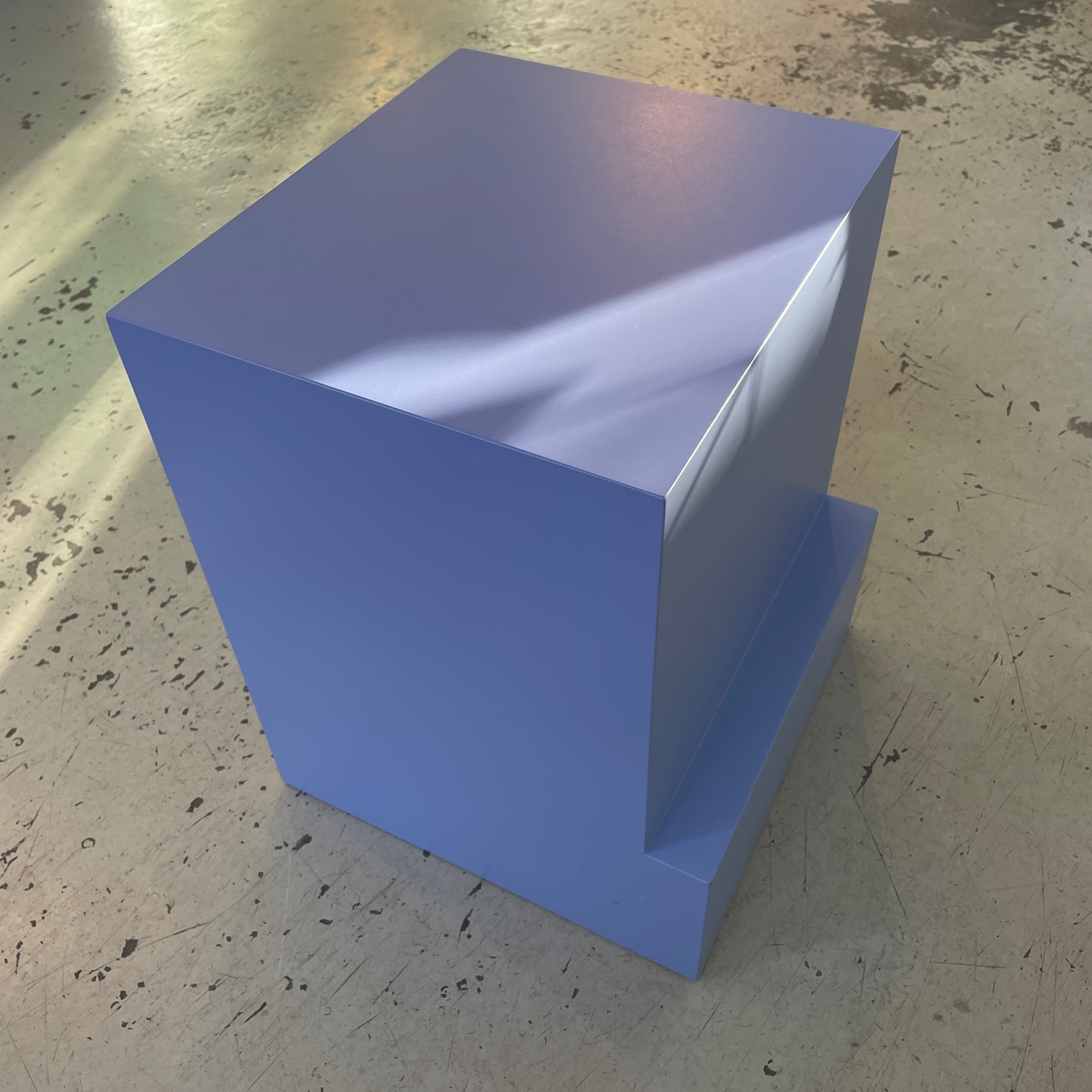 Ausstellungsstück | Buchstabenhocker L