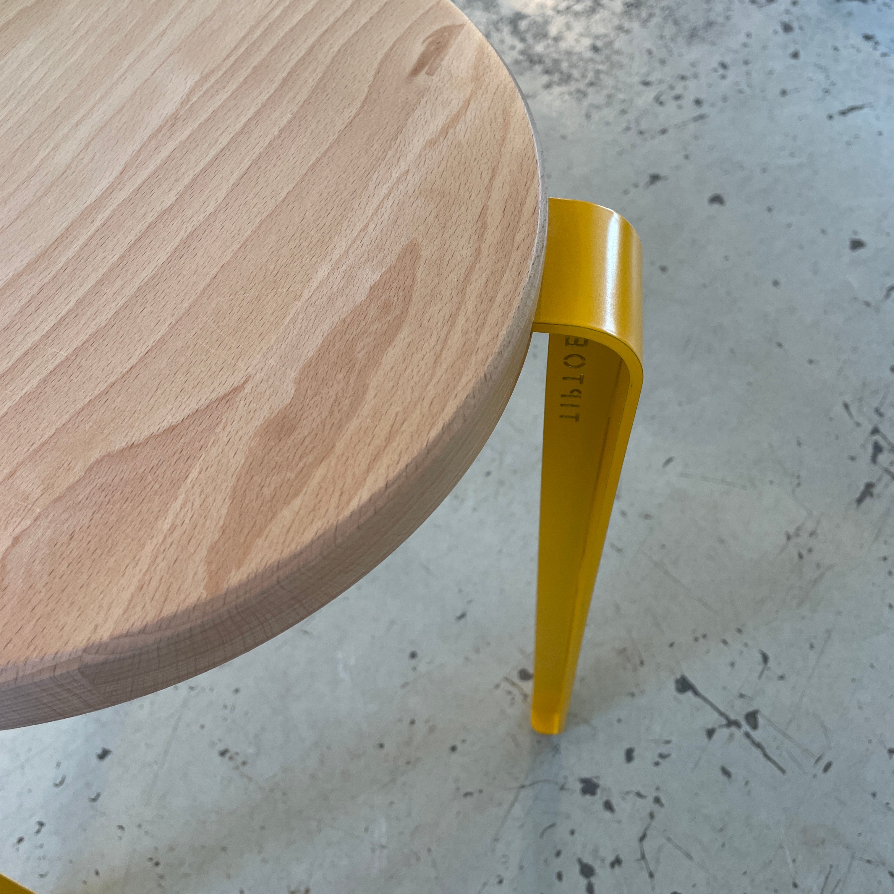 Ausstellungsstück | Hocker Lou
