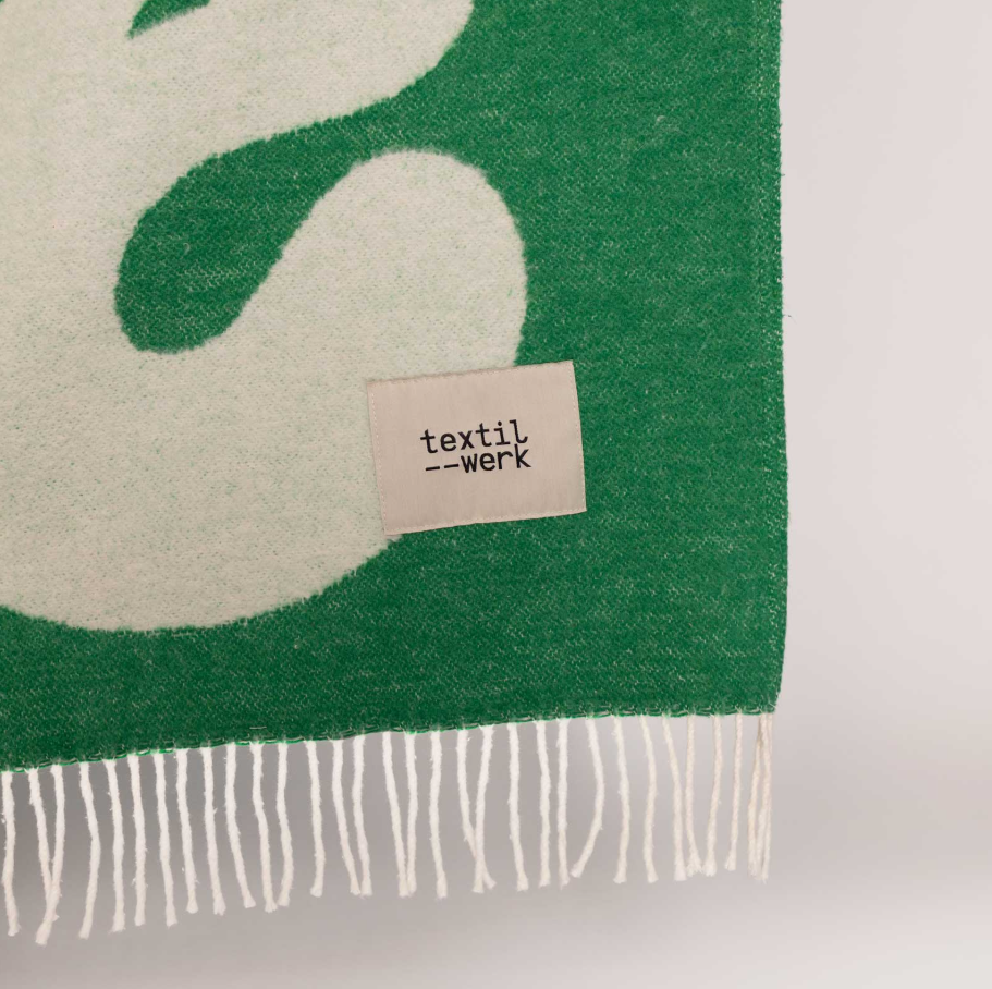 Kuscheldecke | Cool People Live Here