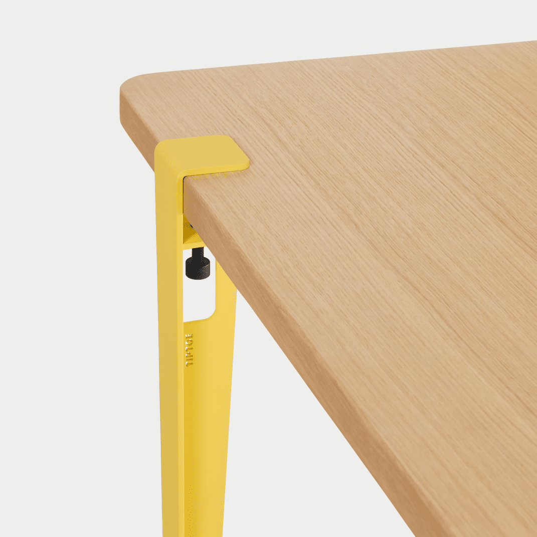 Tischbein von Tiptoe in brioche yellow bei Frau Rabe im Concept Store Die Halle
