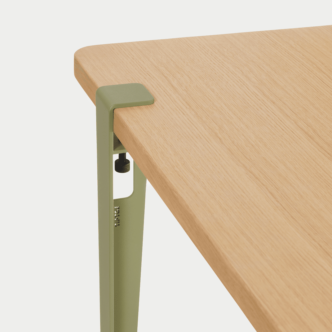Tischbein von Tiptoe in khaki green bei Frau Rabe im Concept Store Die Halle