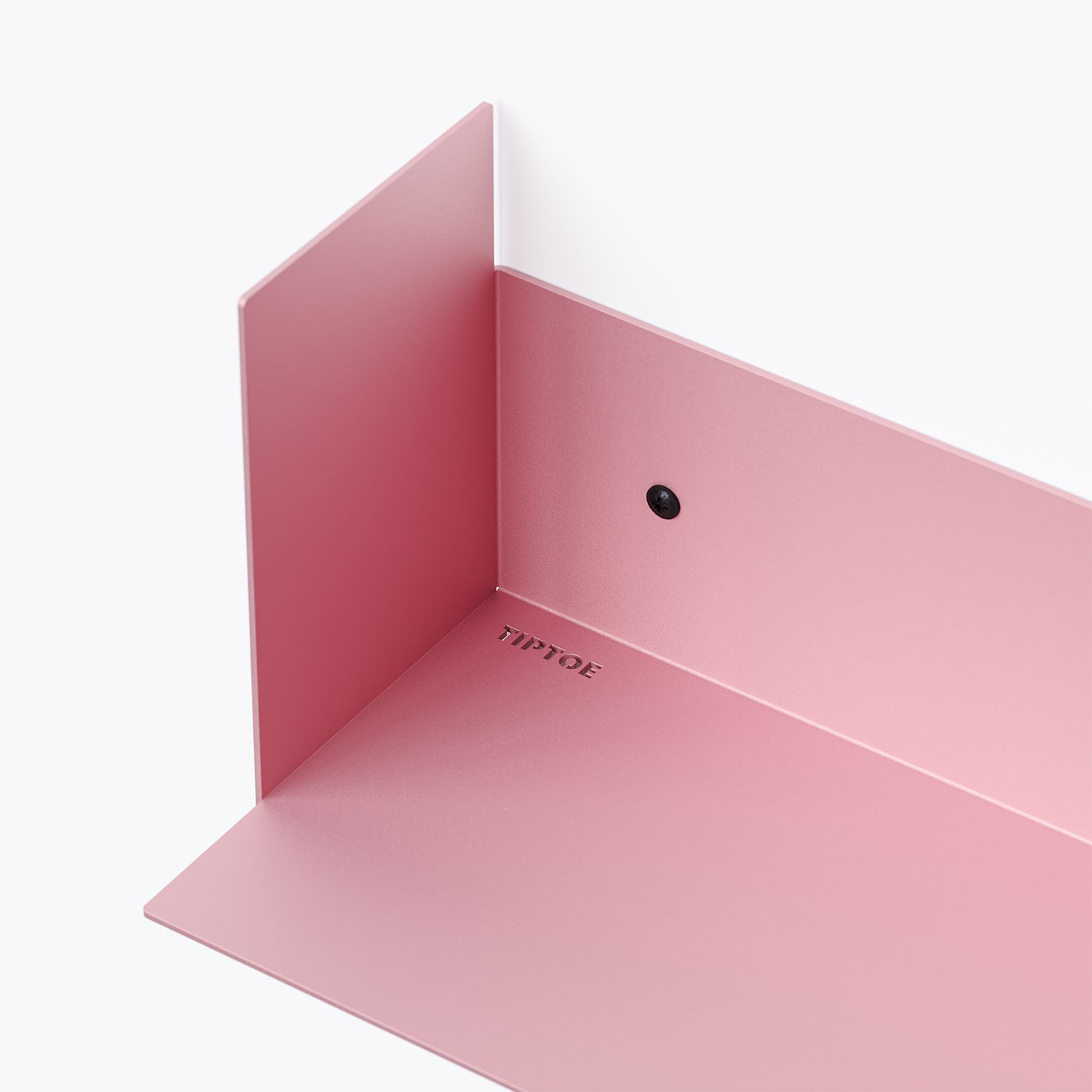 Wandregal Pli von Tiptoe in powder pink bei Frau Rabe im Concept Store Die Halle