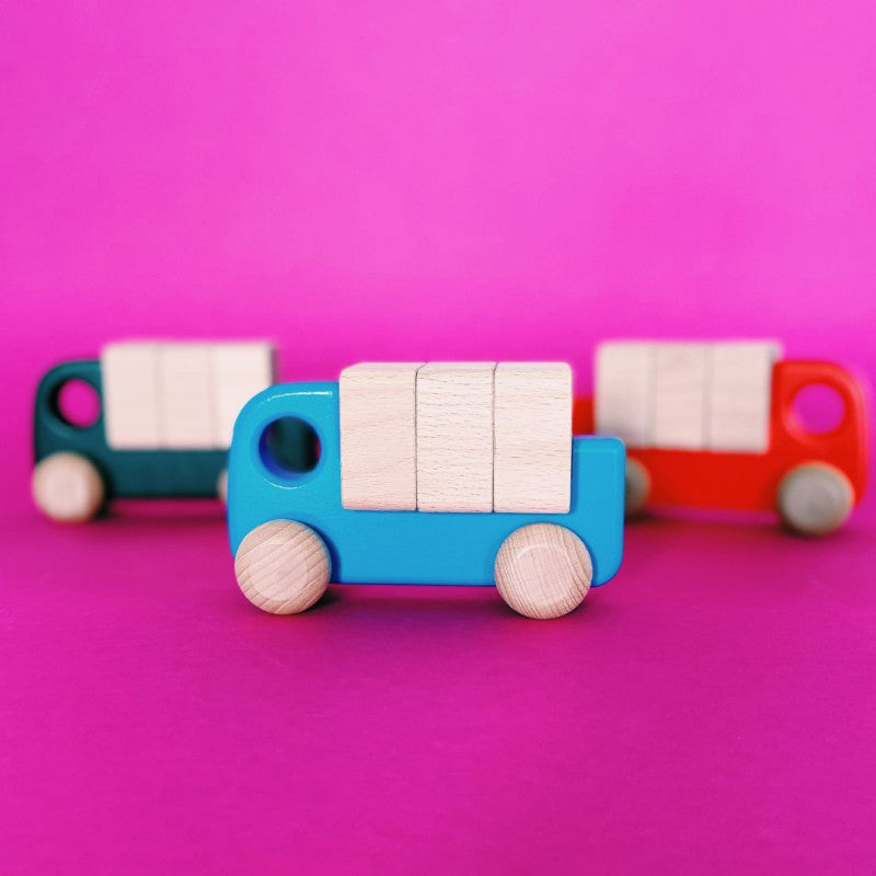 Kinderspielzeug | LKW mit Blöcken