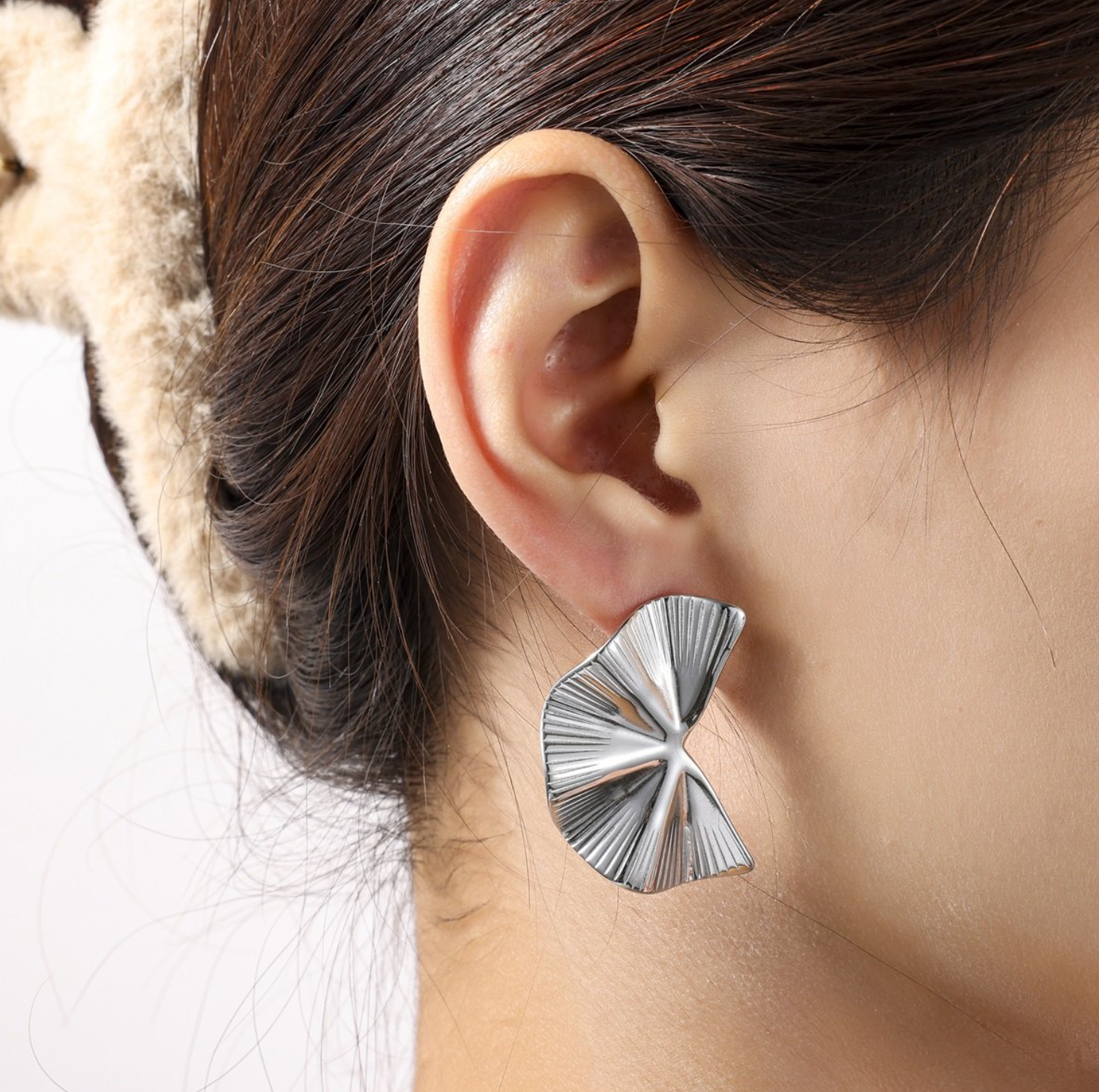 Ohrringe | Half Lily Stud
