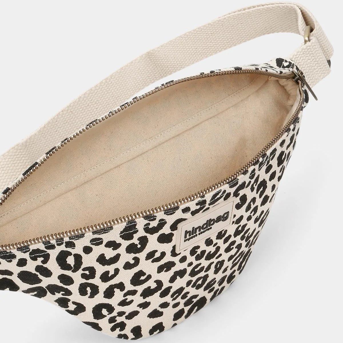 Hindbag Bauchtasche Olivia in Leopard Naturweiss bei Frau Rabe in Die Halle