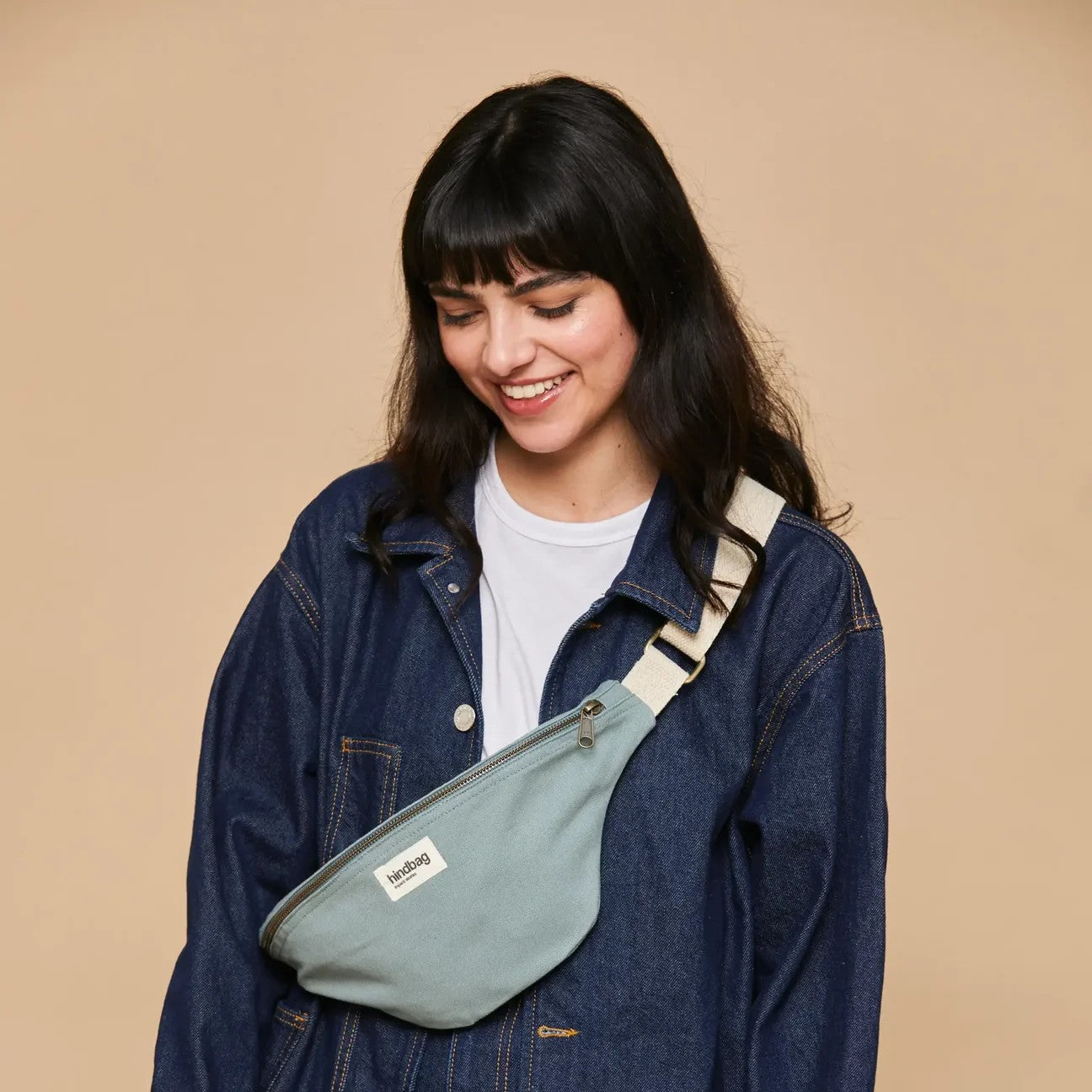 hindbag olivia bauchtasche in salbeigrün bei frau rabe in die halle