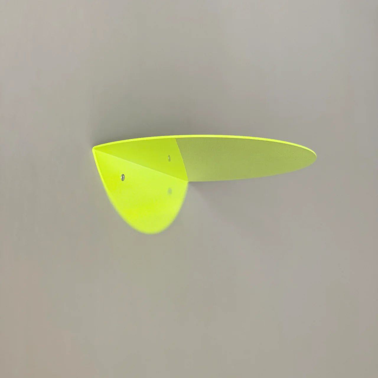 Kolor Wandregal Dot in Neon Gelb bei Frau Rabe im Concept Store Die Halle
