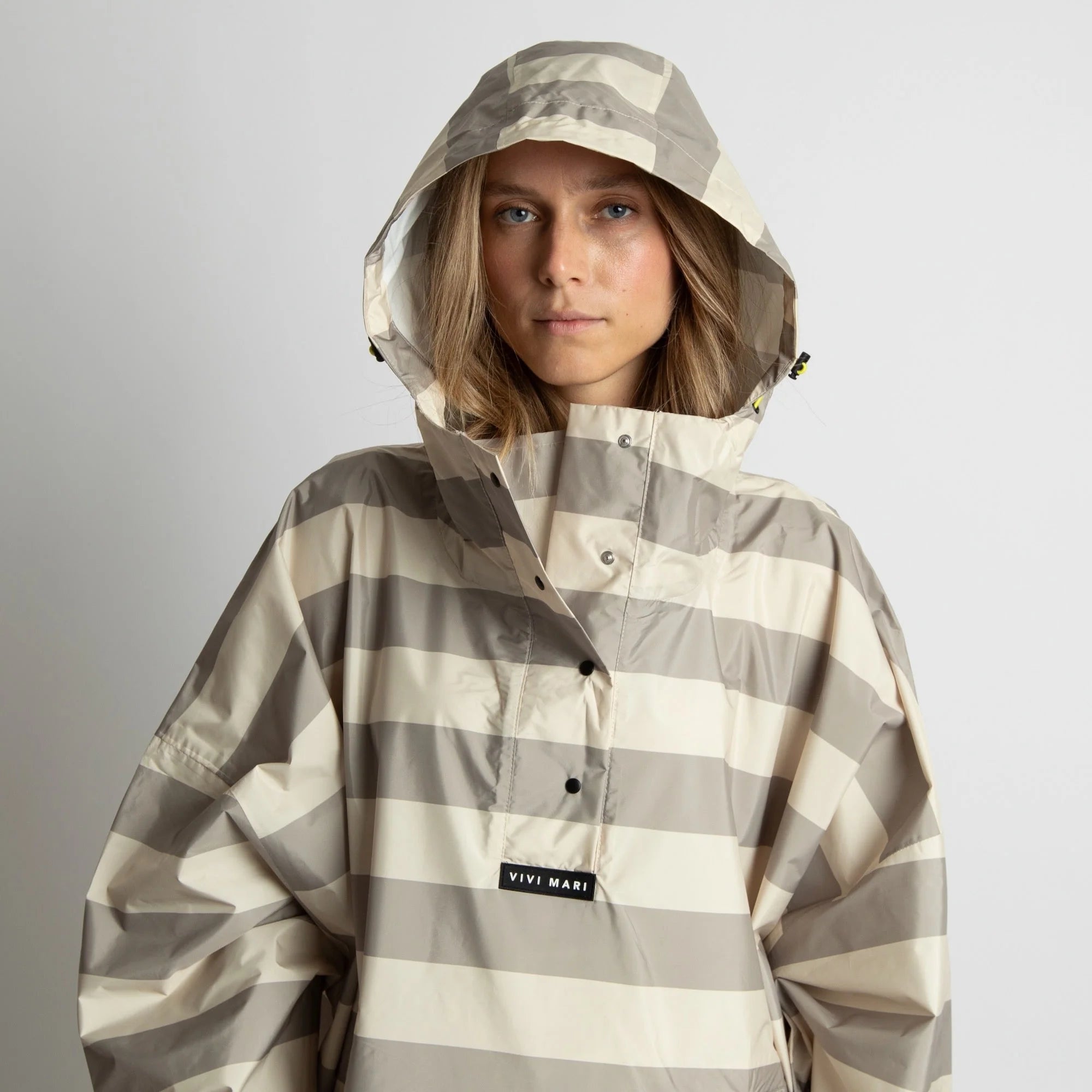 Regenponcho Bold Stripes | mushroom/sand