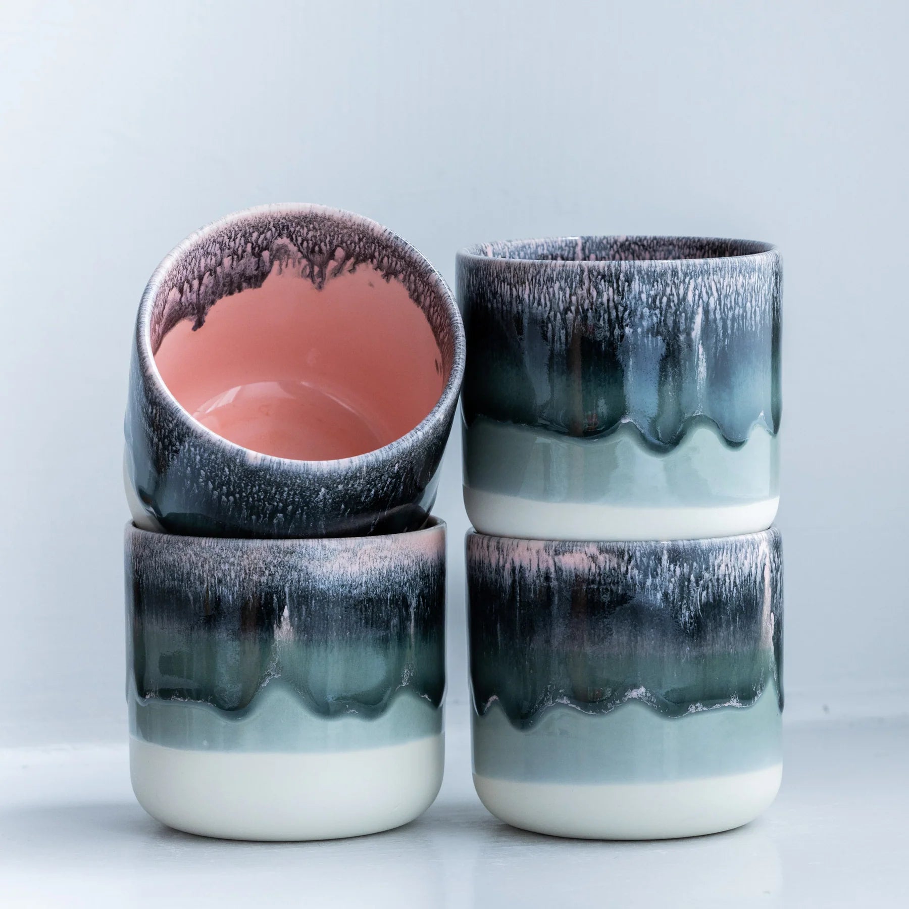 Quench Cup von Studio Arhoj in der Farbe Punk Blonde bei Frau Rabe im Concept Store Die Halle