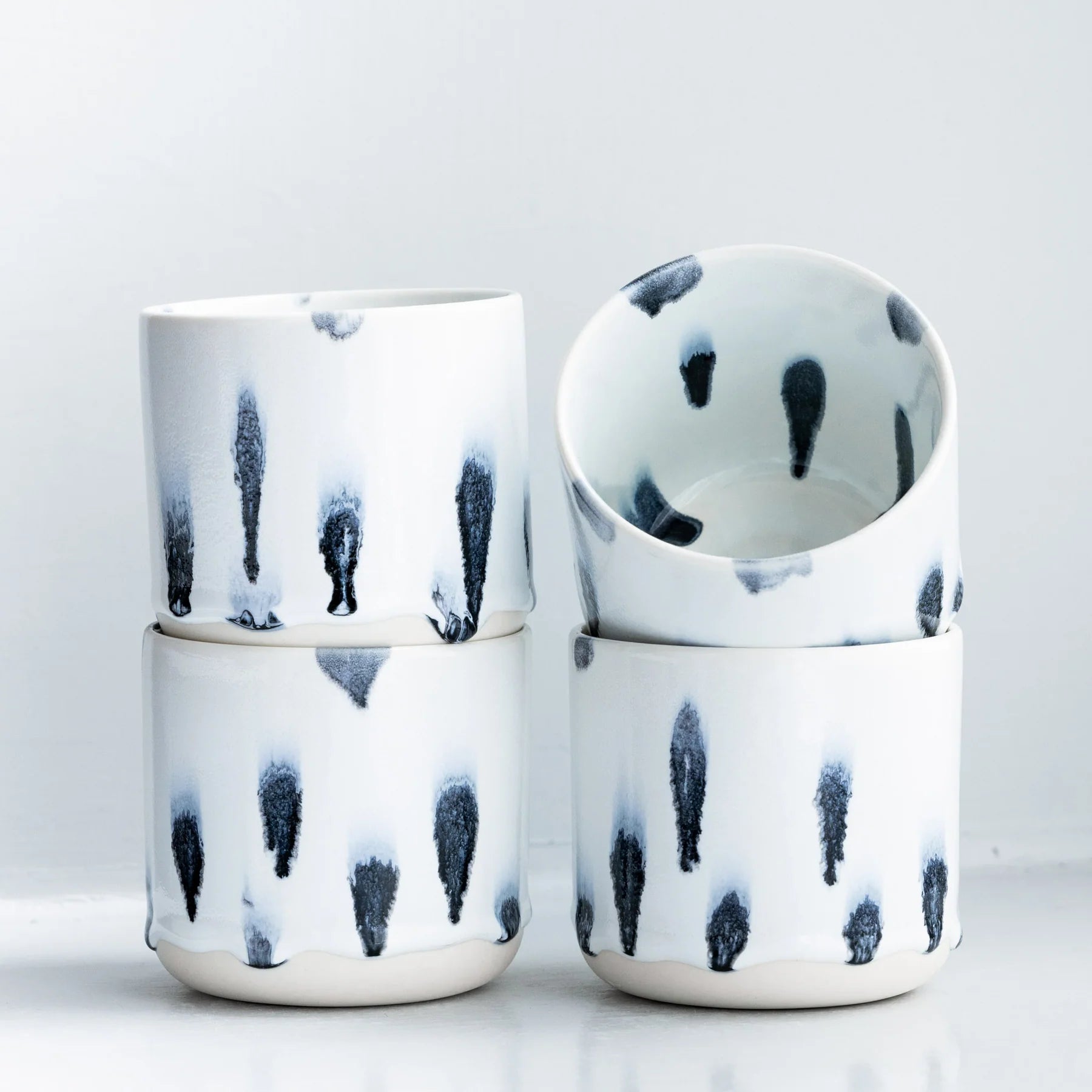 Quench Cup von Studio Arhoj in der Farbe Spot bei Frau Rabe im Concept Store Die Halle