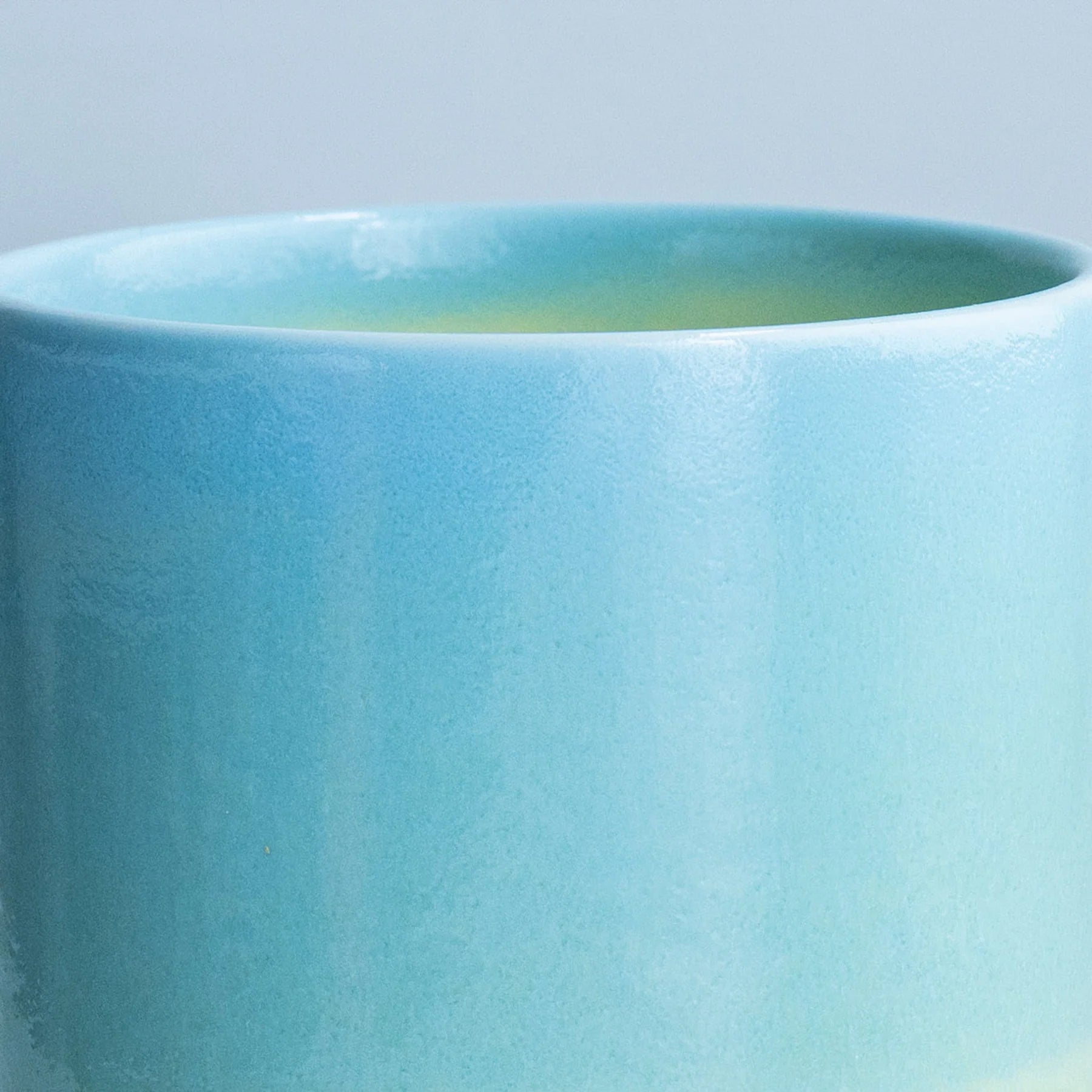 Quench Cup von Studio Arhoj in der Farbe Yellow Snapper bei Frau Rabe im Concept Store Die Halle