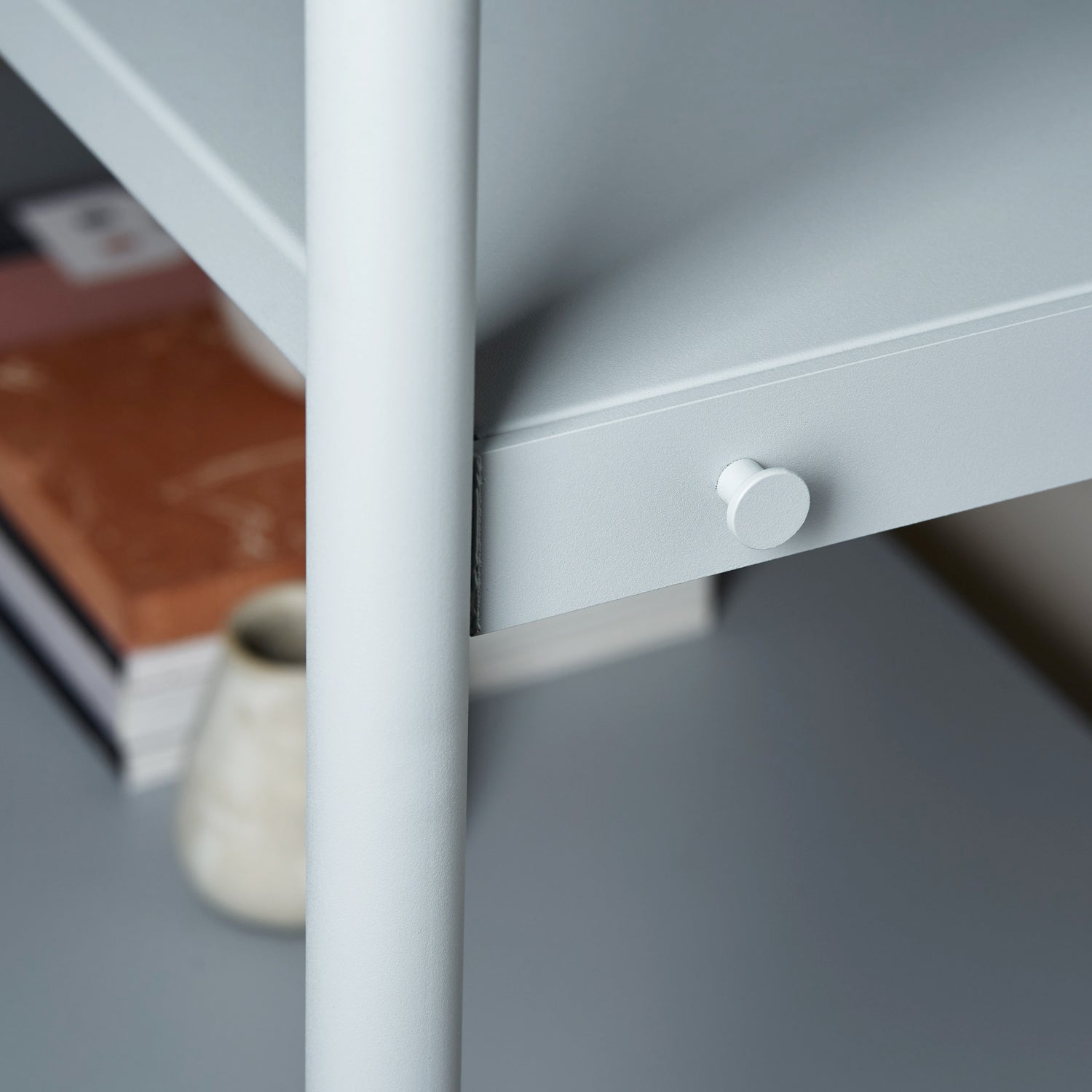 Unit Regal von Tiptoe in pale blue bei Frau Rabe im Concept Store die Halle