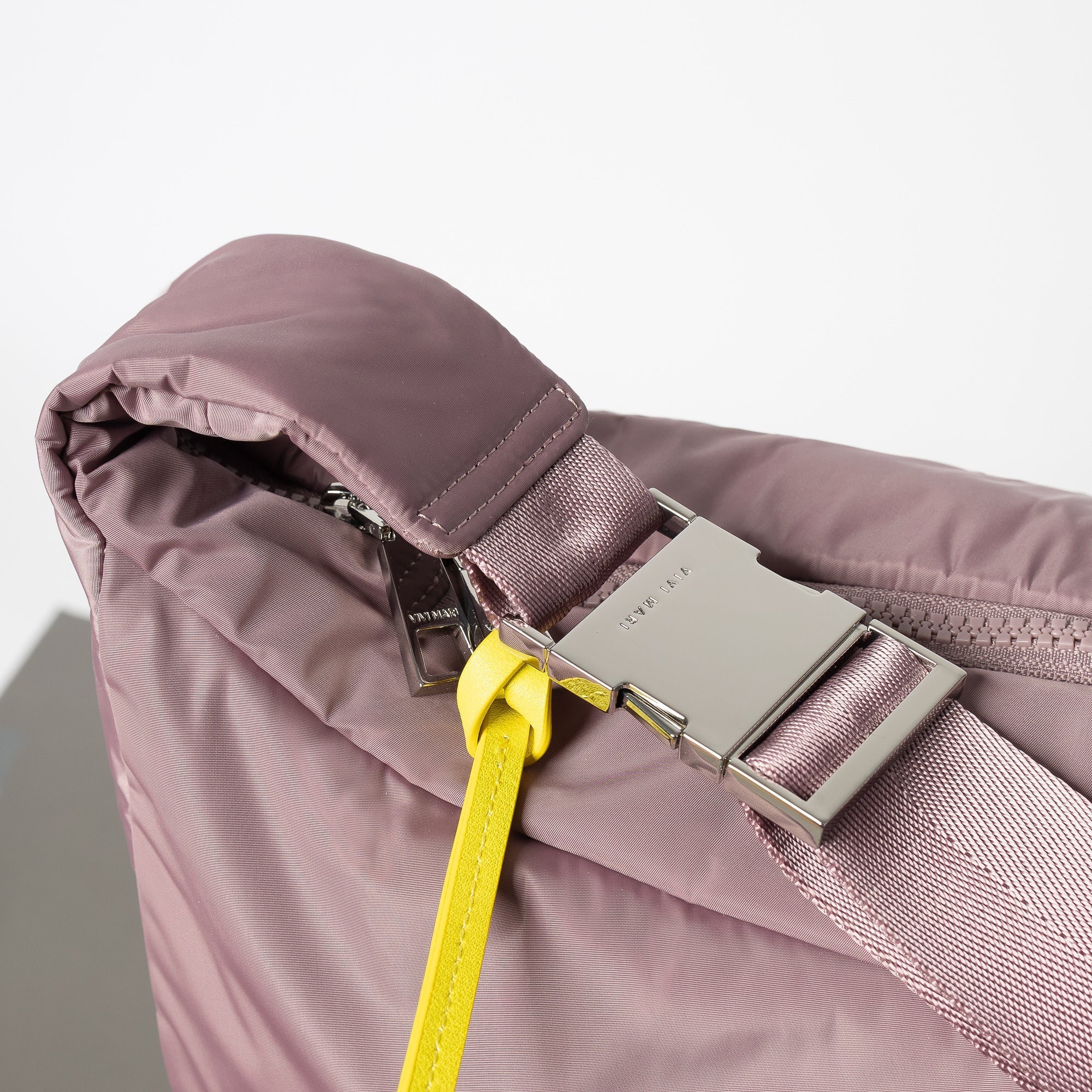 Padded Hip Bag Oversized | Ash Plum