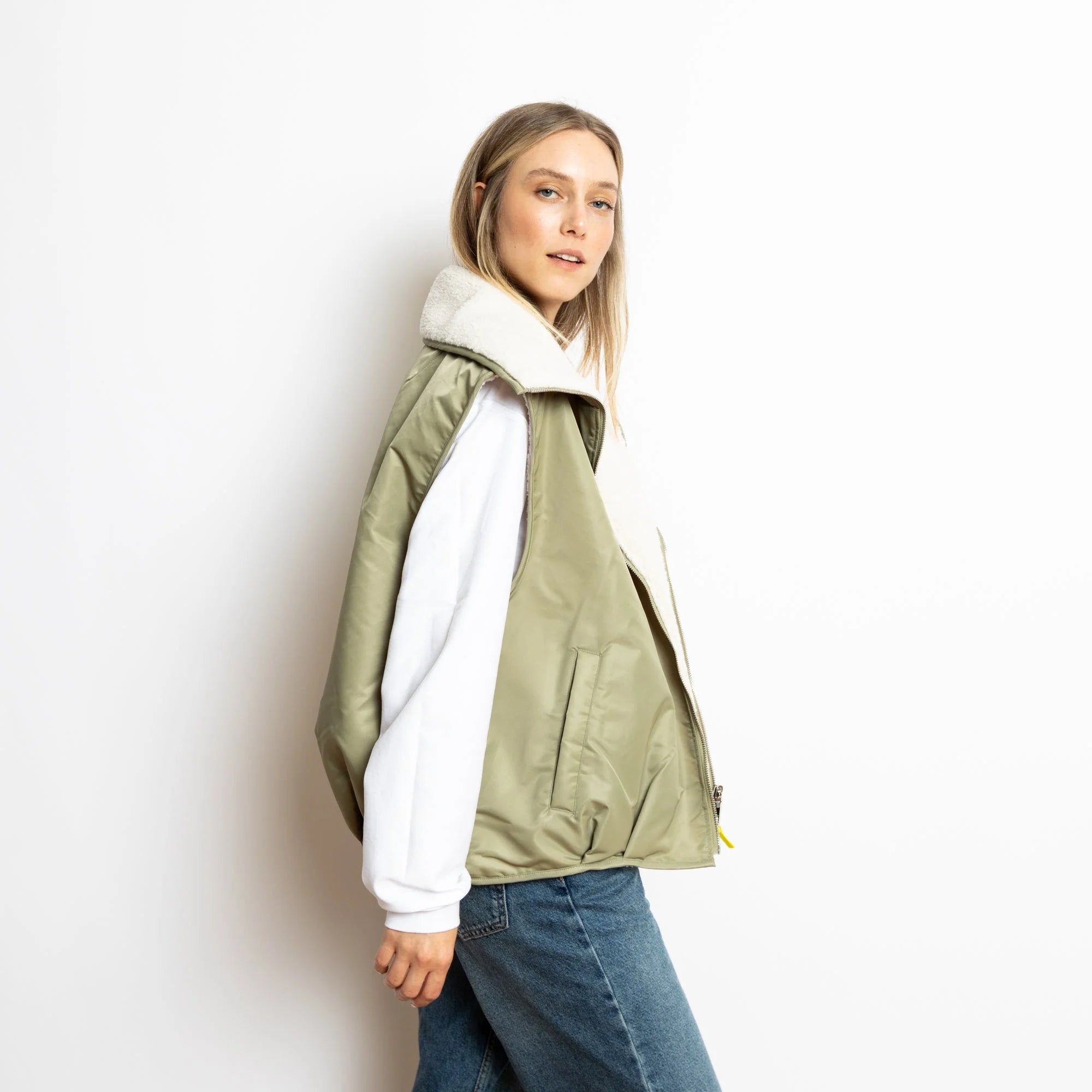 Reversible Bomber Weste | Pale Olive/Sand