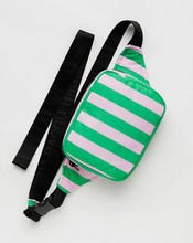 Lade das Bild in den Galerie-Viewer, Tasche Baggu Puffy Fanny Bag | grün/rosa gestreift

