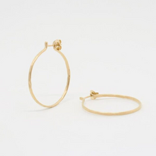 Lade das Bild in den Galerie-Viewer, Ohrringe Sophie ‘L’ Hoop Earrings | Gold Plated Sterling Silver
