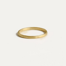 Lade das Bild in den Galerie-Viewer, Ring Sophie Simple Ring | Gold Plated Sterling Silver
