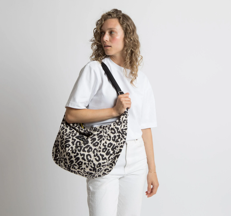 Padded Hip Bag oversized | Leo