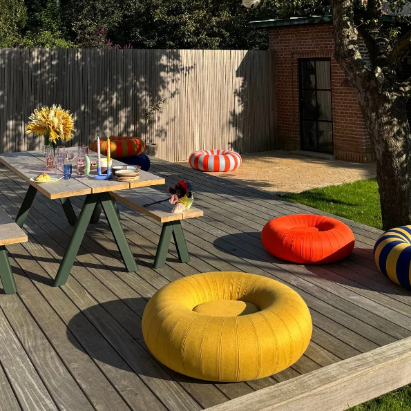 Pouf Float | mittel dunkelblau/gelb