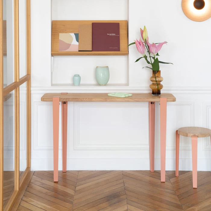 Tischbein von Tiptoe in ash pink bei Frau Rabe im Concept Store Die Halle