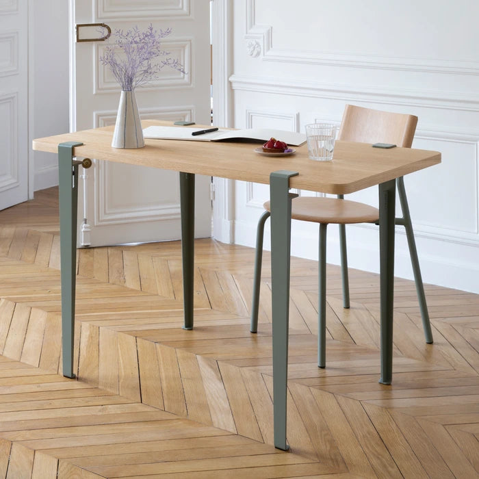 Tischbein von Tiptoe in eucalyptus grey bei Frau Rabe im Concept Store Die Halle