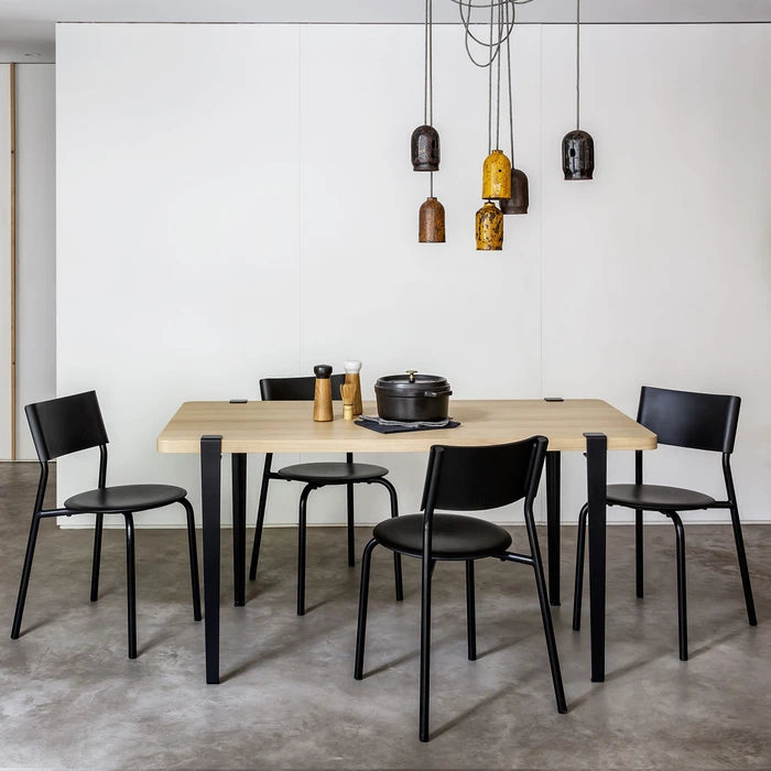 Tischbein von Tiptoe in graphite black bei Frau Rabe im Concept Store Die Halle