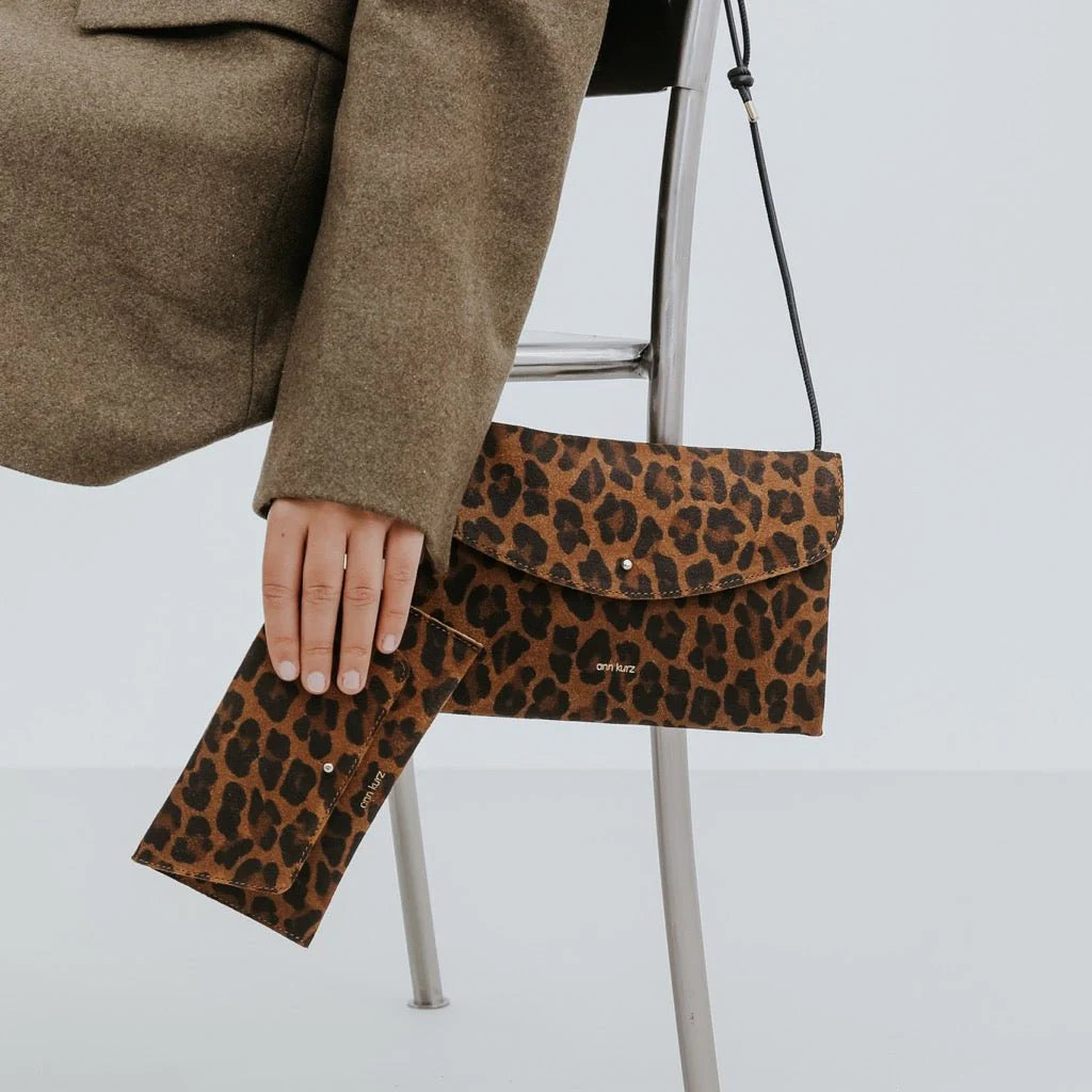 Cute Clutch | Leo Braun