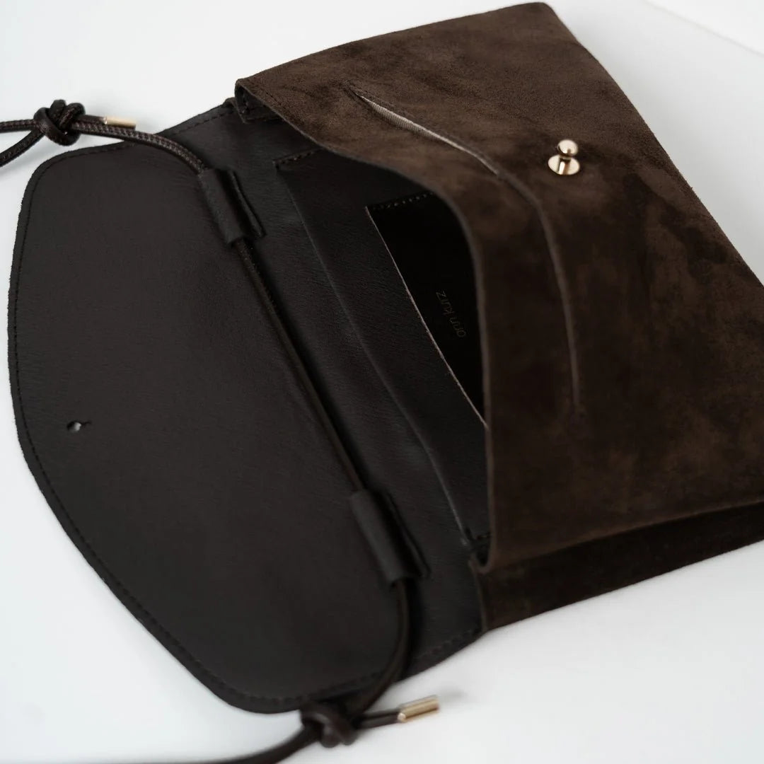 Cute Clutch | Suede Mocha