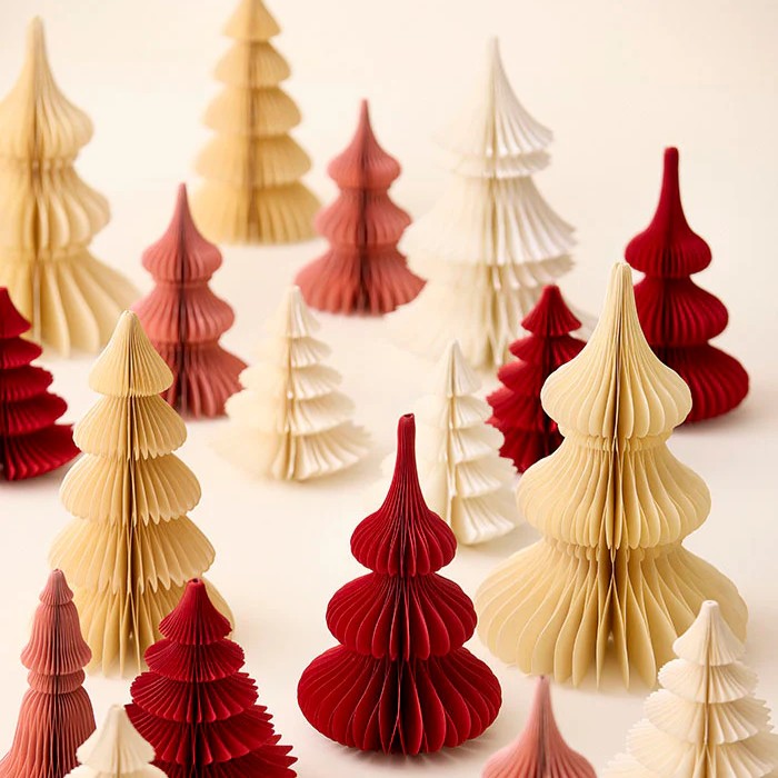 Wabentanne Pine in 16cm Höhe in der Farbe Cream von Bungalow bei Frau Rabe im Concept Store Die Halle in Tübingen
