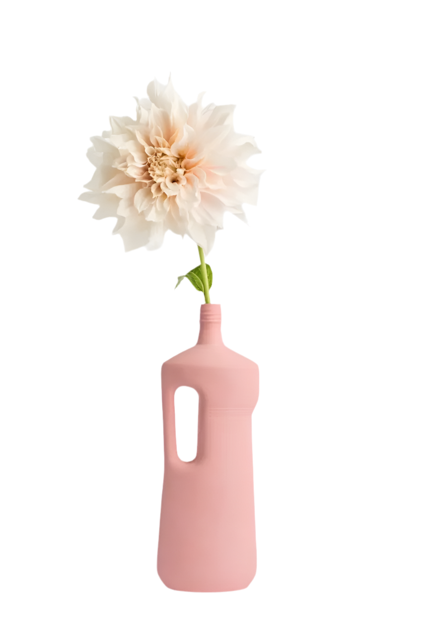 Portellan Bottle Vase #16 in blush von Foekje Fleur bei Frau Rabe im Concept Store Die Halle in Tübingen