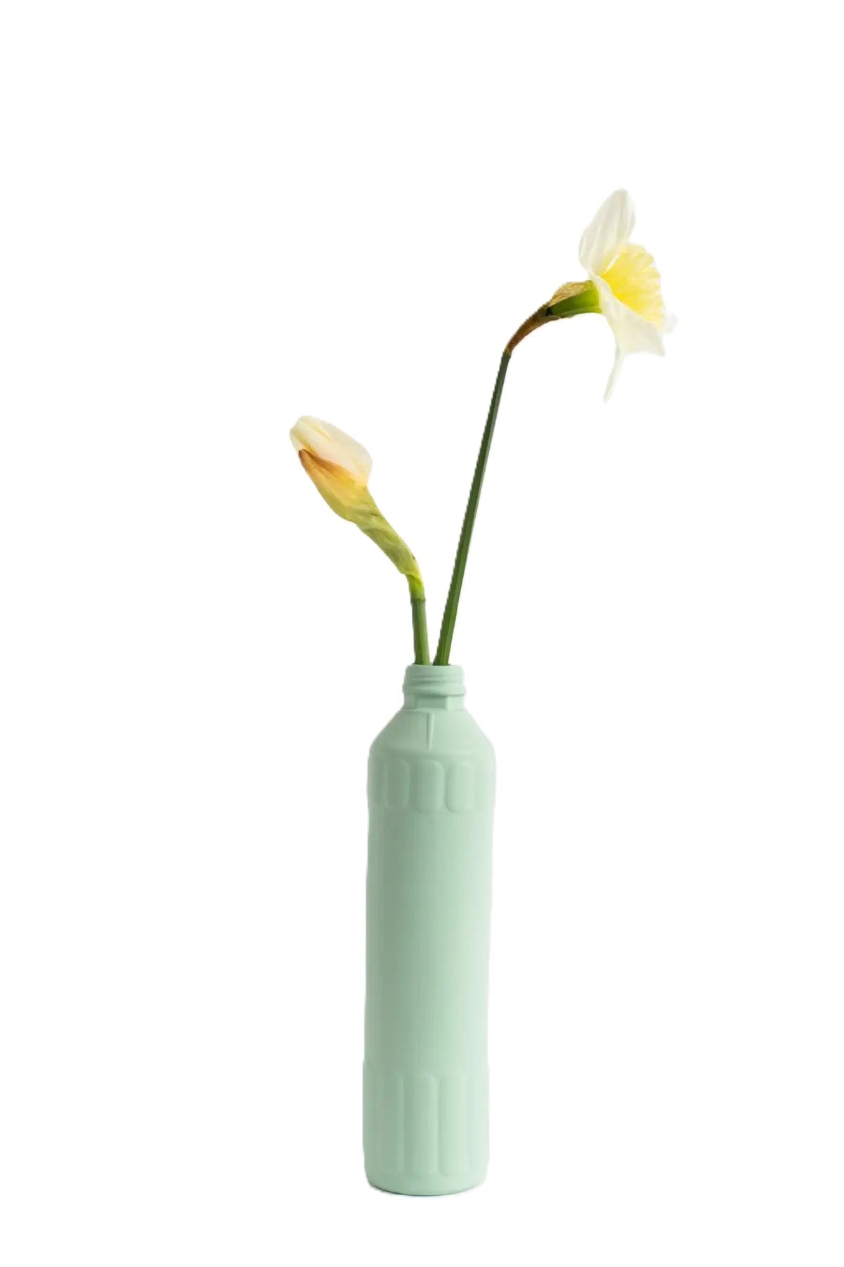 Portellan Bottle Vase #26 in mint von Foekje Fleur bei Frau Rabe im Concept Store Die Halle in Tübingen