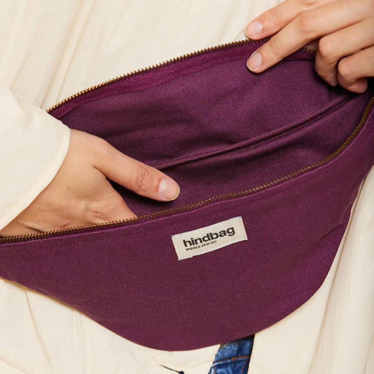 hindbag olivia bauchtasche in pflaume bei Frau Rabe in Die Halle