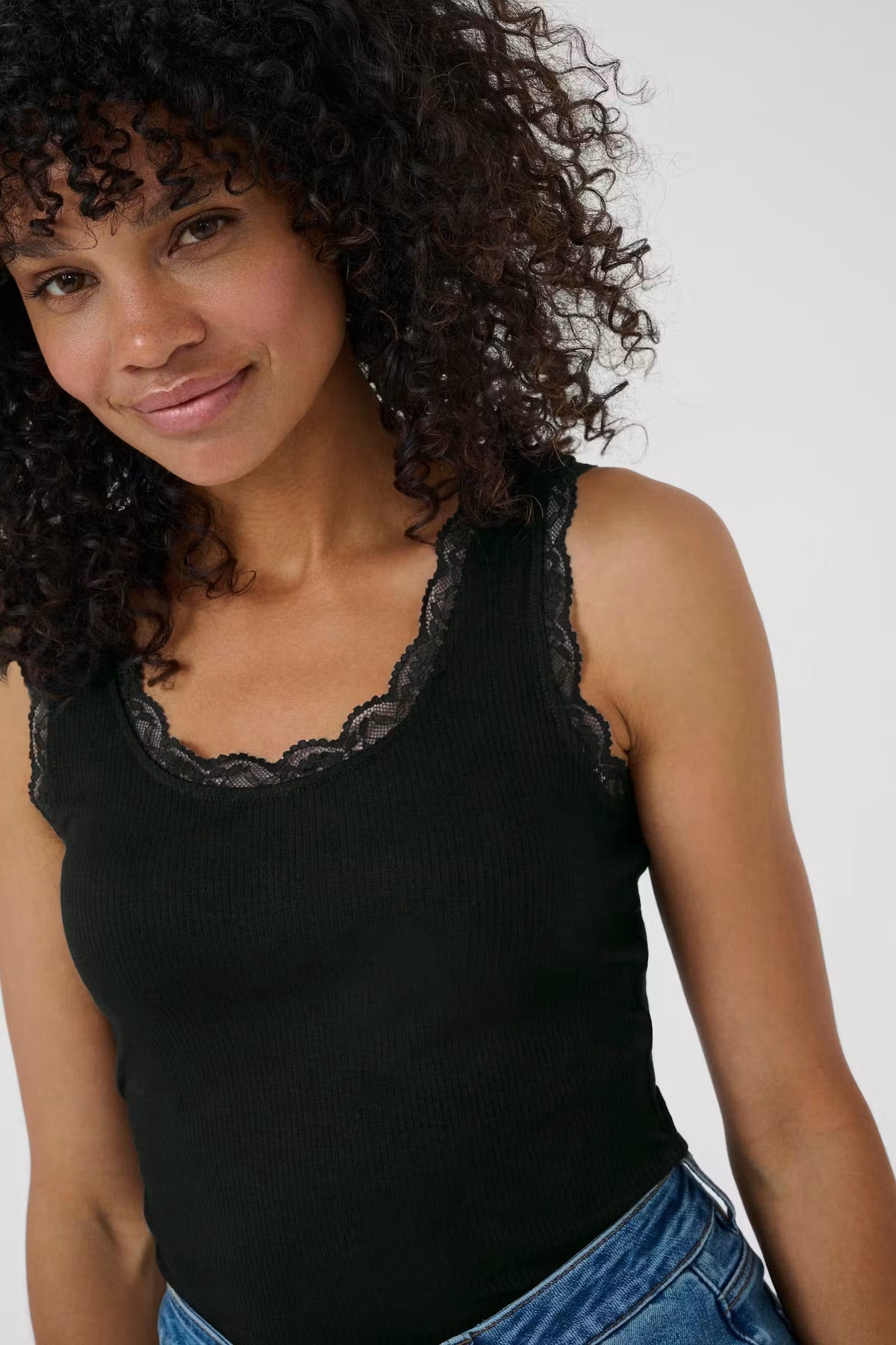 Top KAomi | Black Deep