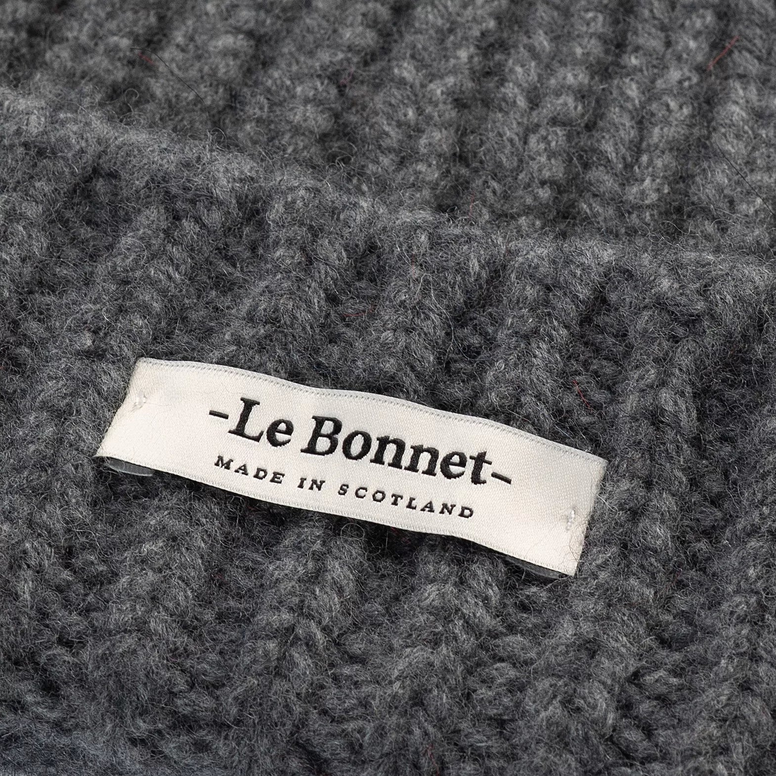 Beanie Logo in der Farbe Slate Grey von Le Bonnet bei Frau Rabe im Concept Store Die Halle