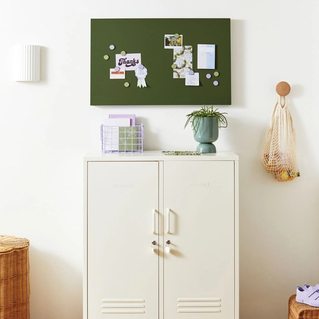 Magnetwand The Storyboard in olive von Mustard Made bei Frau Rabe im Concept Store Die Halle