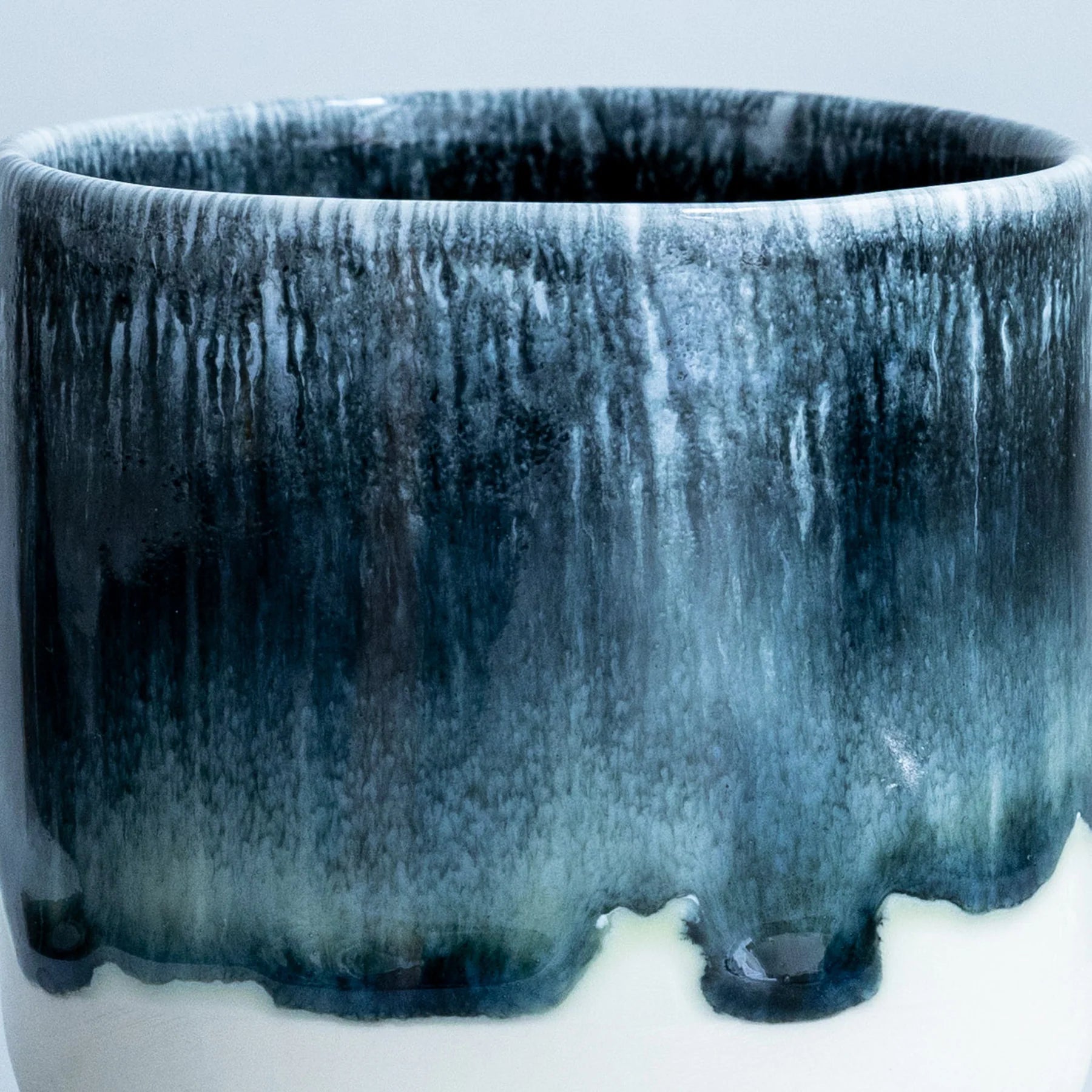 Quench Cup von Studio Arhoj in der Farbe Stargazer bei Frau Rabe im Concept Store Die Halle