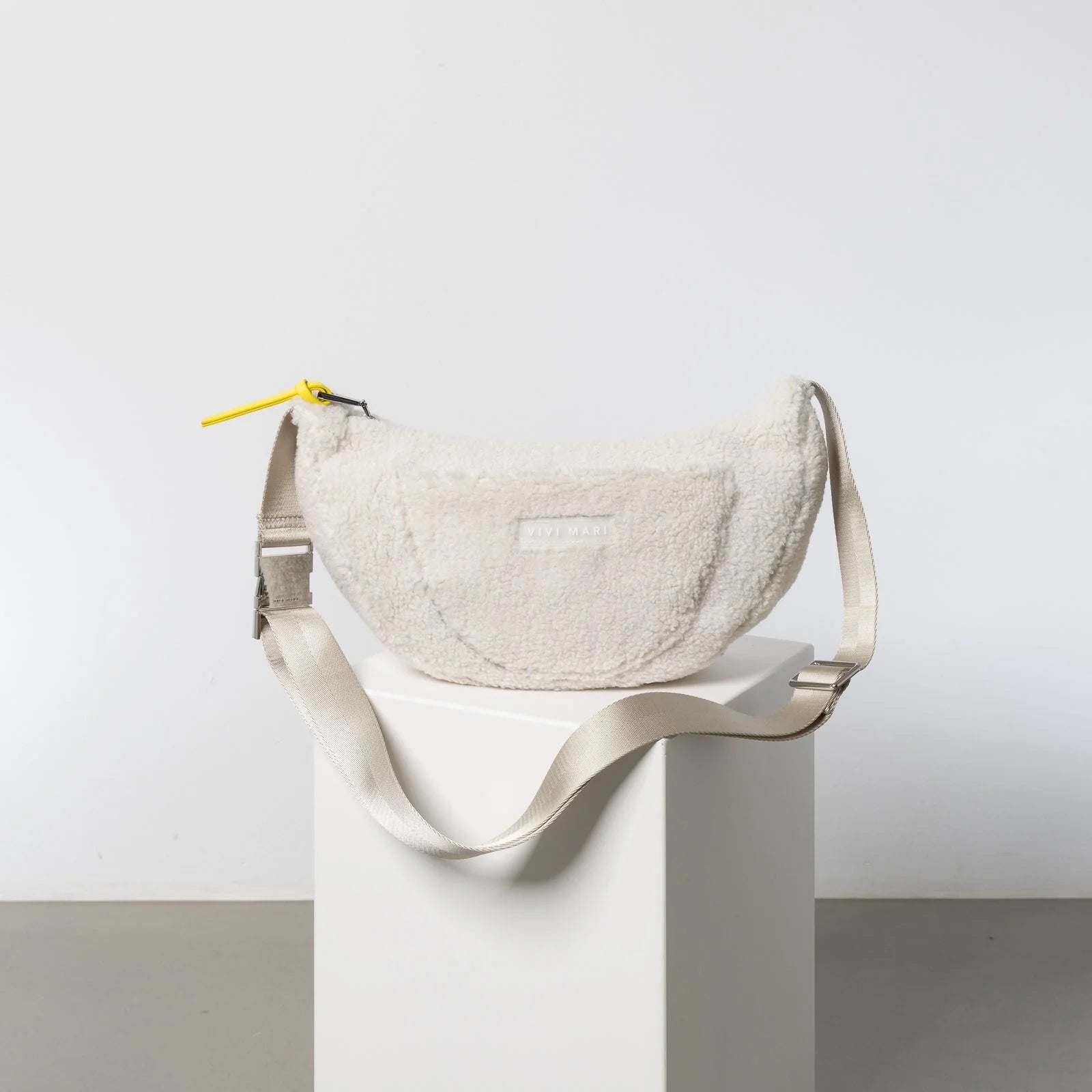 Teddy Hip Bag medium | Sand