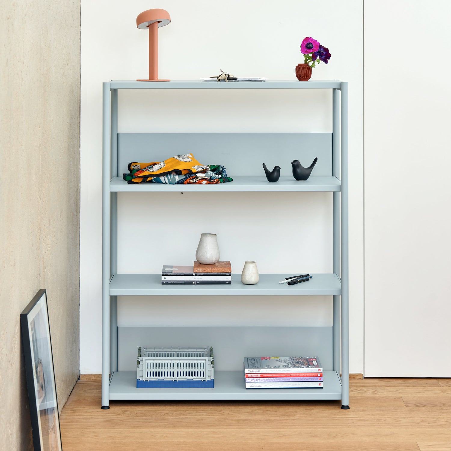 Unit Regal von Tiptoe in pale blue bei Frau Rabe im Concept Store die Halle