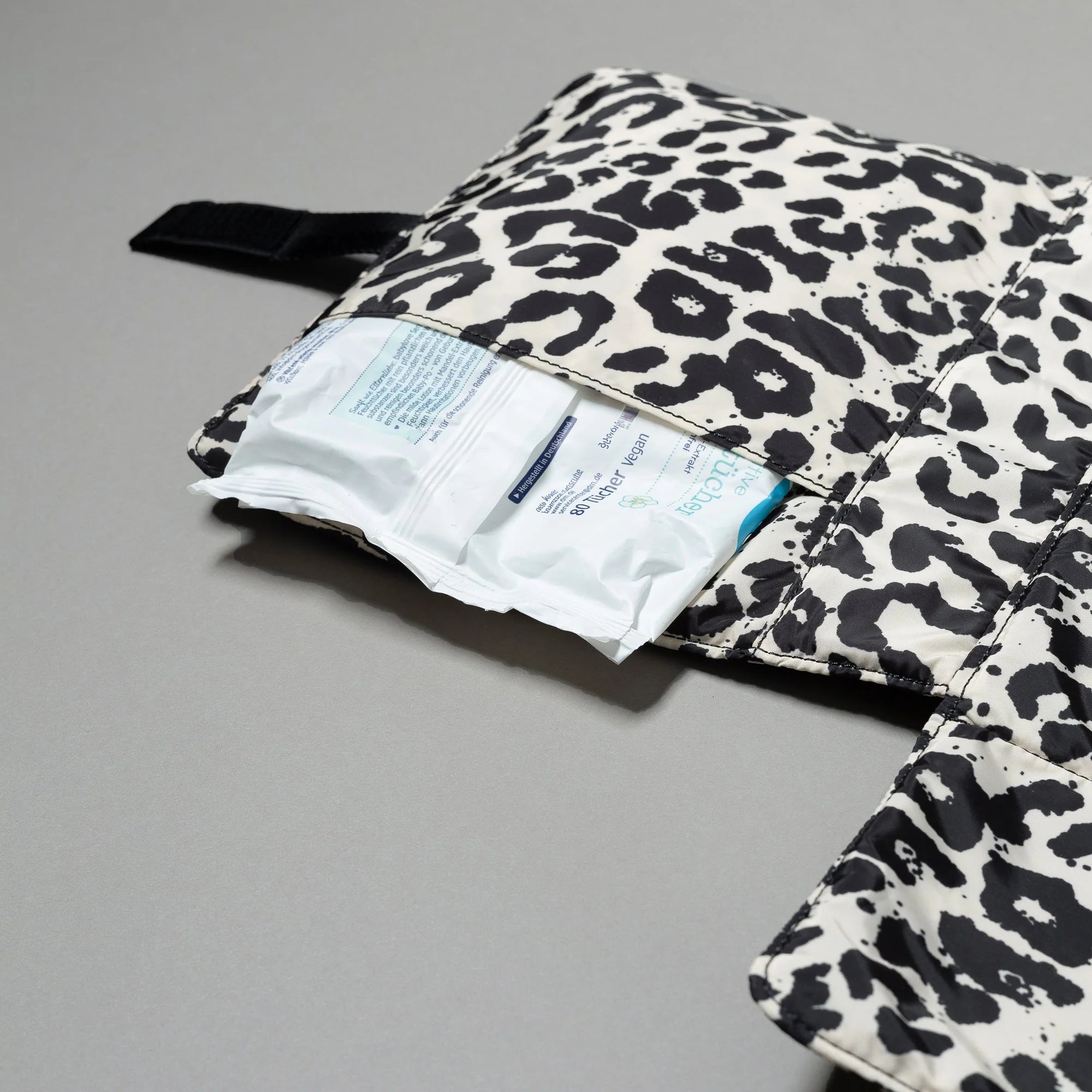 Baby Wickelmatte  | Leo Splashes Leo Black/Sand