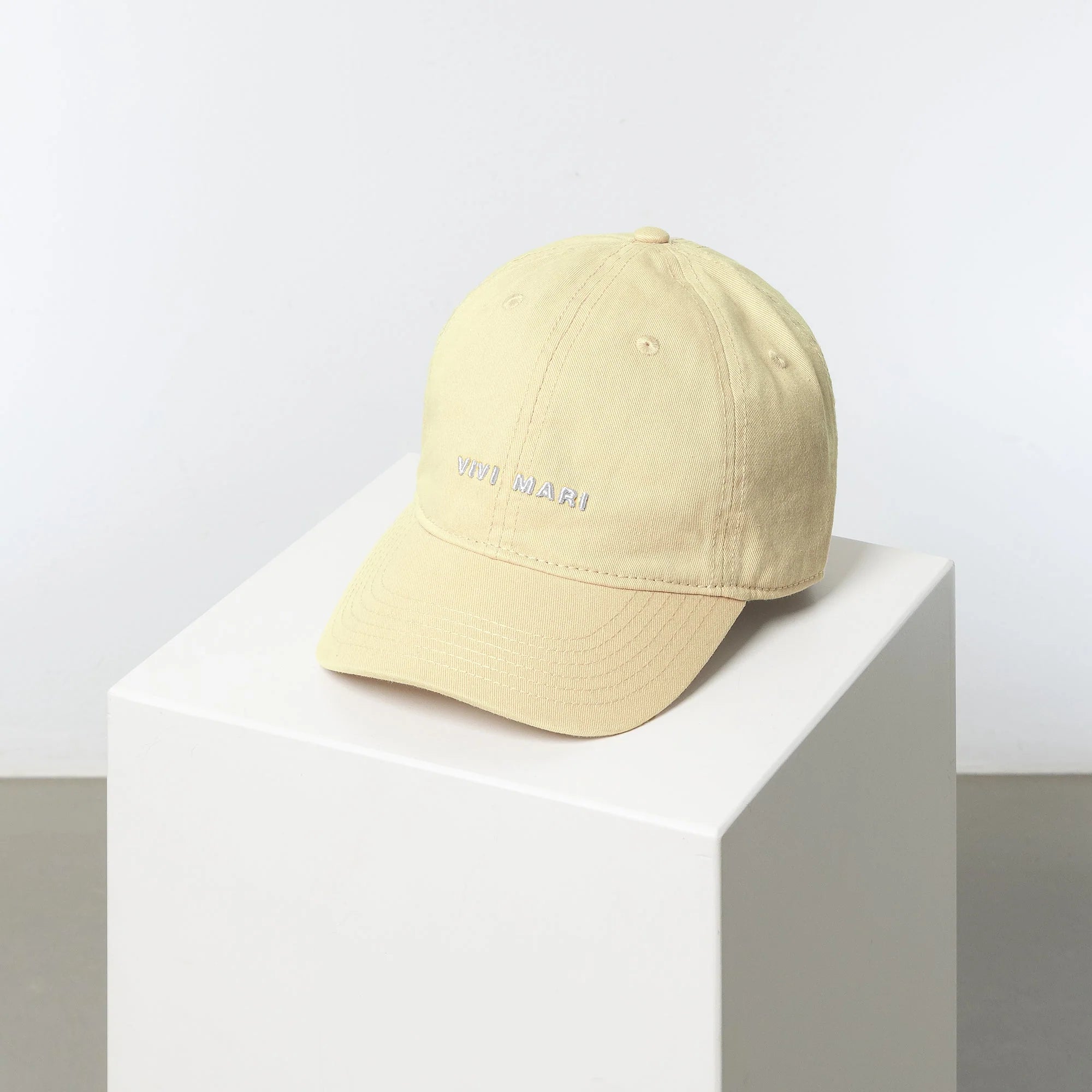 Cap Solid | Butter Yellow/White