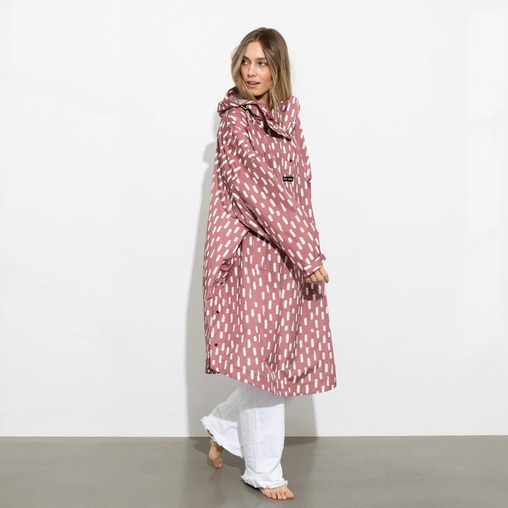Regenponcho Drops in der Farbe Mauve / White von Vivi Mari bei Frau Rabe