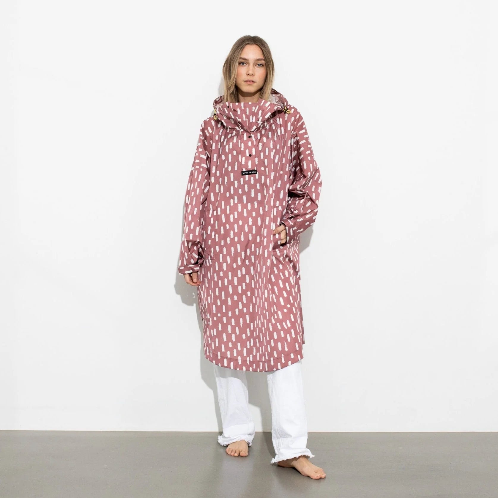 Regenponcho Drops in der Farbe Mauve / White von Vivi Mari bei Frau Rabe
