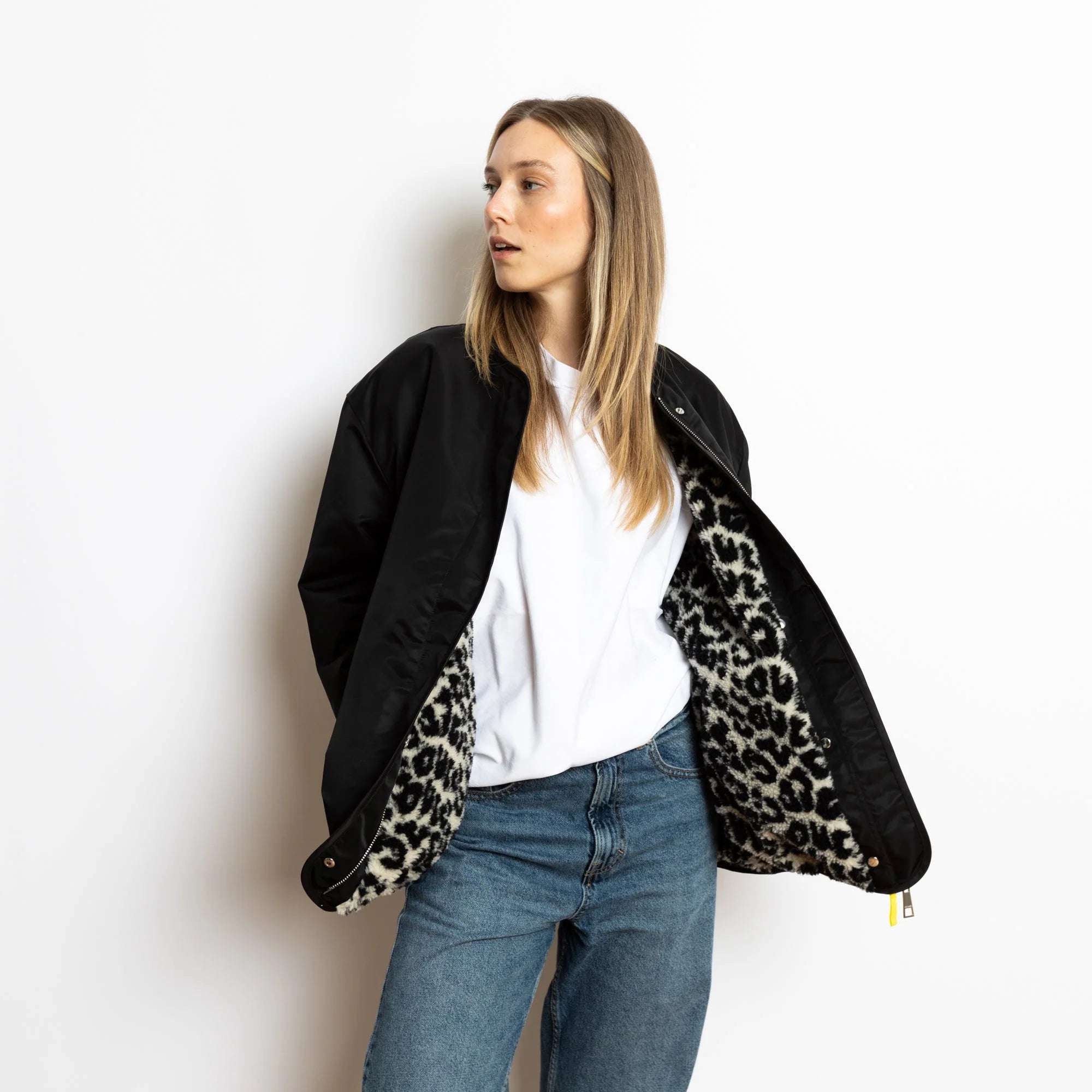 Reversible Bomber Jacke | Black/Leo Black-Sand