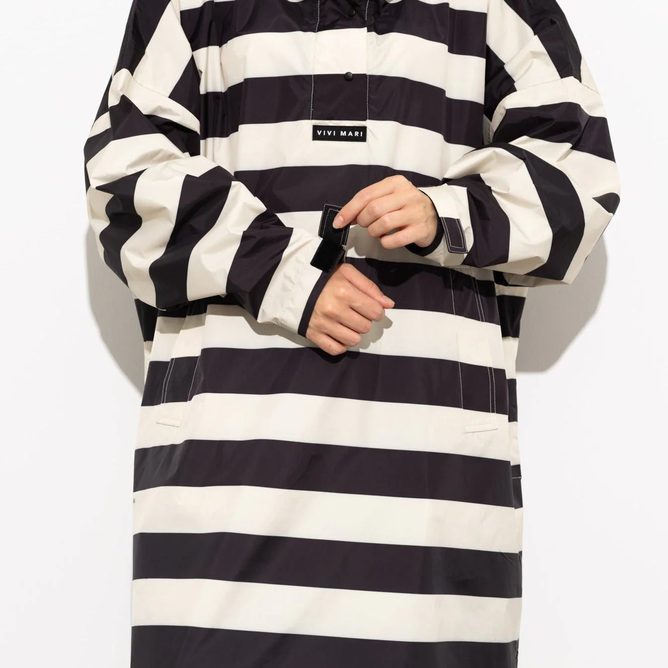 Regenponcho Bold Stripes | black/sand