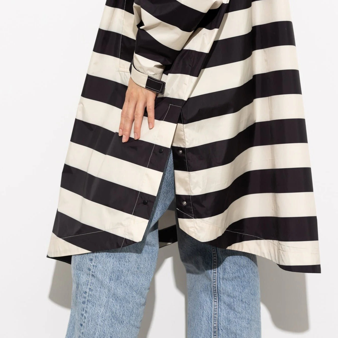 Regenponcho Bold Stripes | black/sand