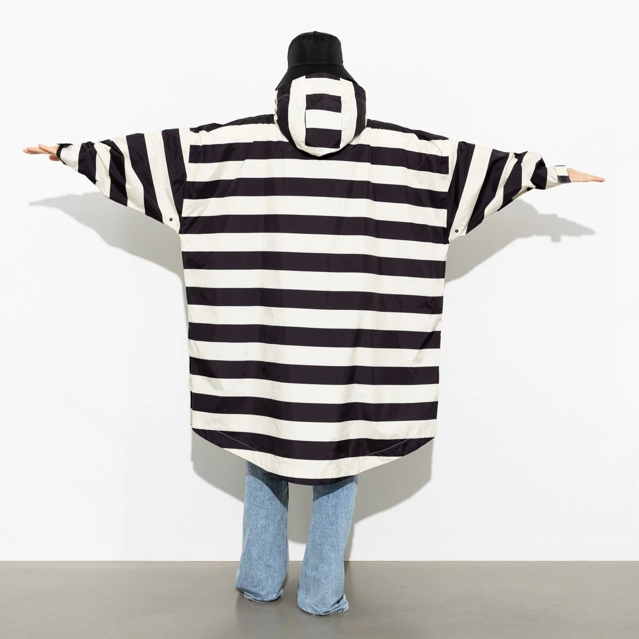 Regenponcho Bold Stripes | black/sand