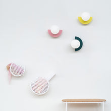 Lade das Bild in den Galerie-Viewer, C Lamp | rosa - 28 cm
